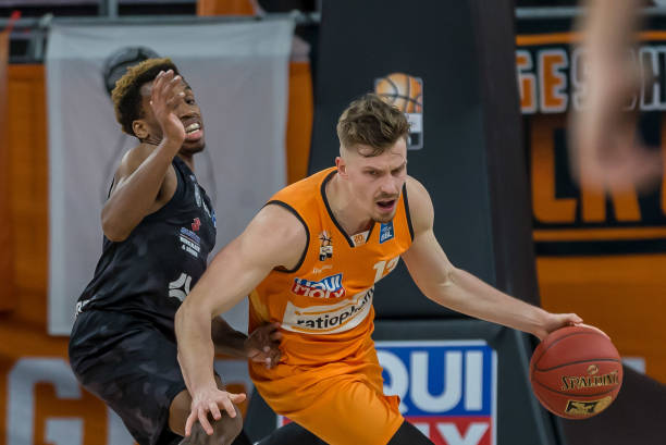 键回合中成 键回合中成