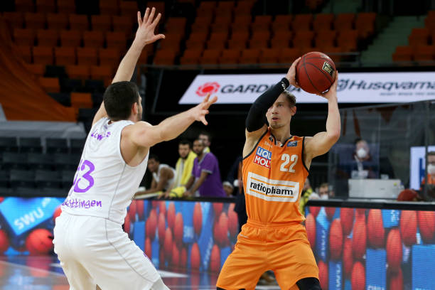 使得他们在 使得他们在