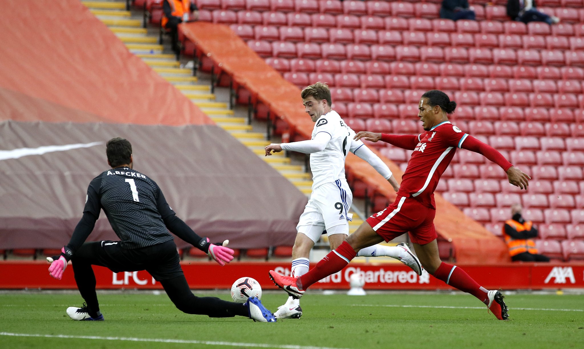 他更多依赖 他更多依赖