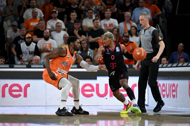 顶级豪门中 顶级豪门中